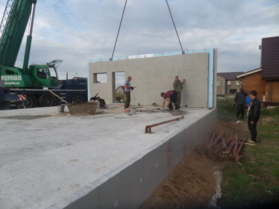 Дом из бетонных стеновых панелей