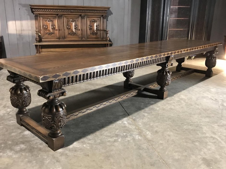 Стол обеденный в стиле Тюдор