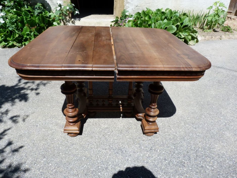 Стол Генрих