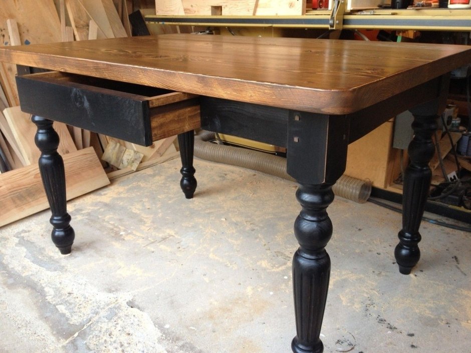 Старинный кухонный стол