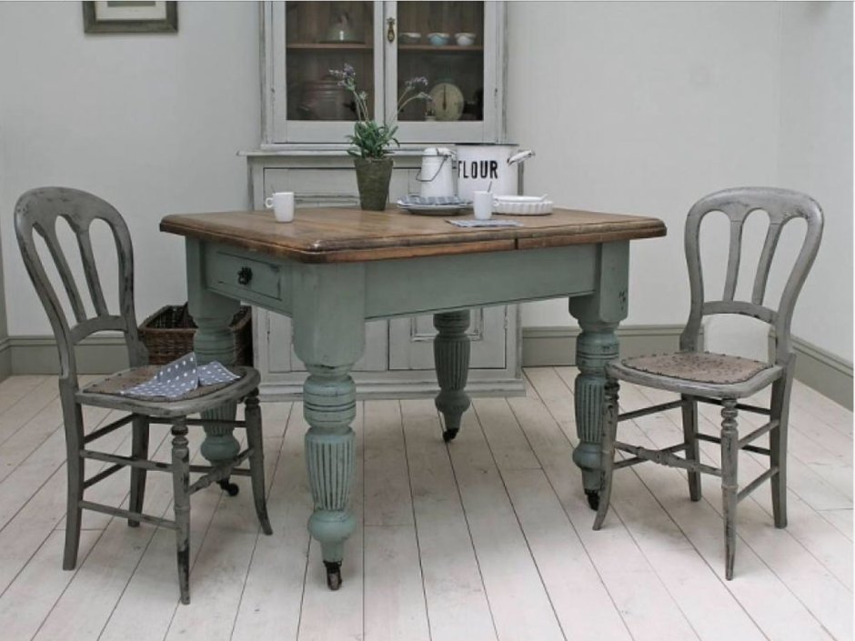 Винтажный кухонный стол