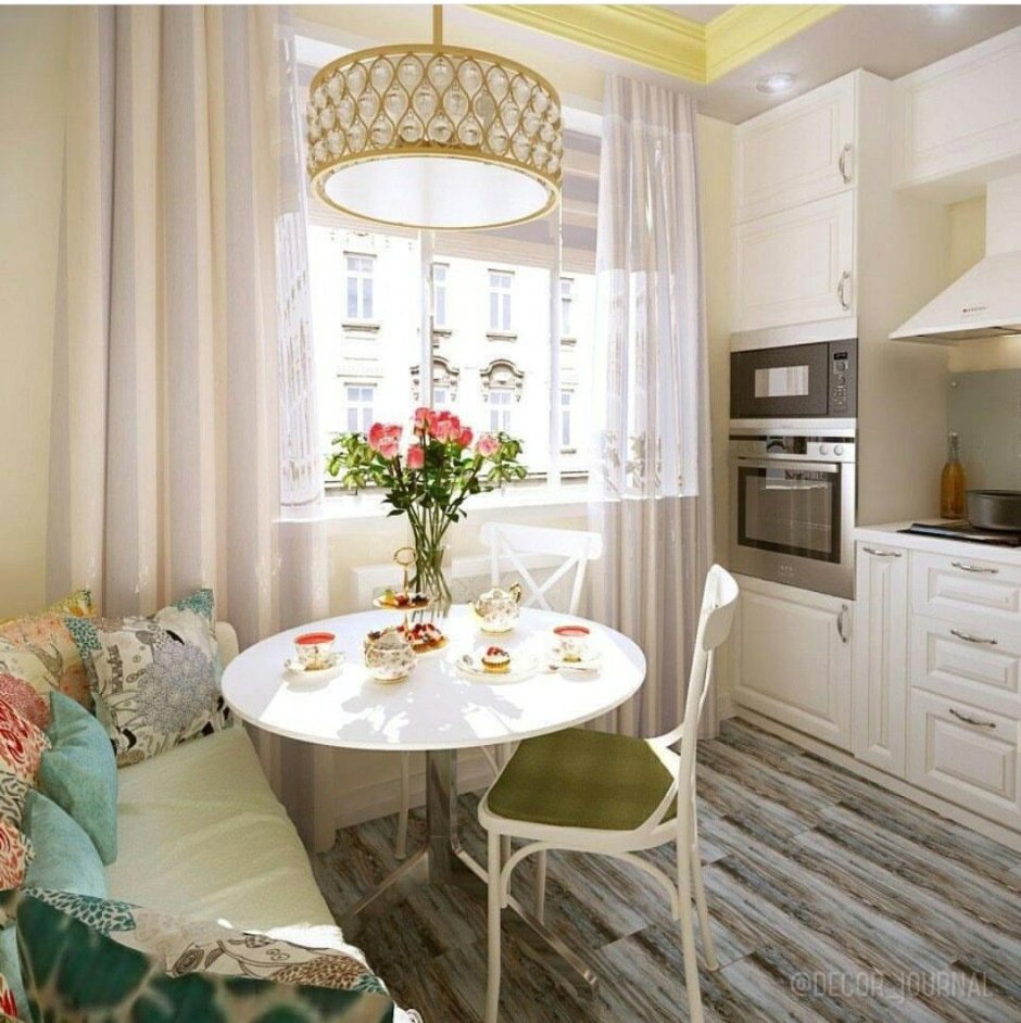 Уютная квадратная кухня