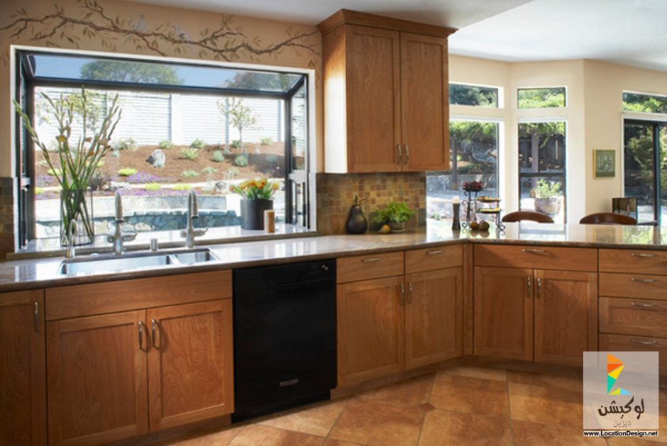 Как оформить кухонный карман со светлой мебелью