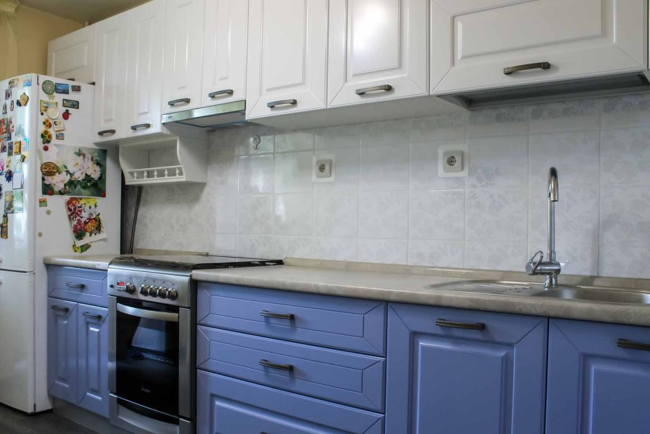 Кухня с отдельно стоящей плитой