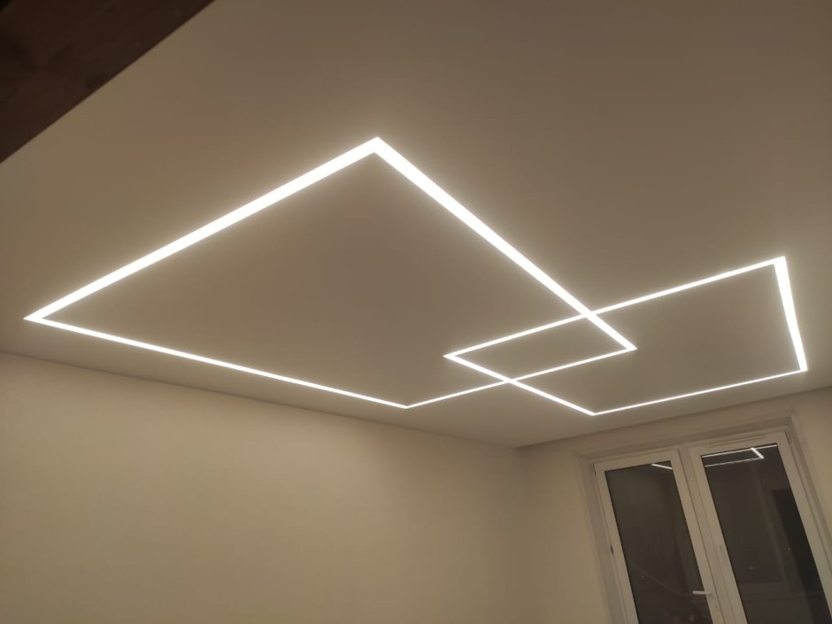 Световые линии на натяжном потолк