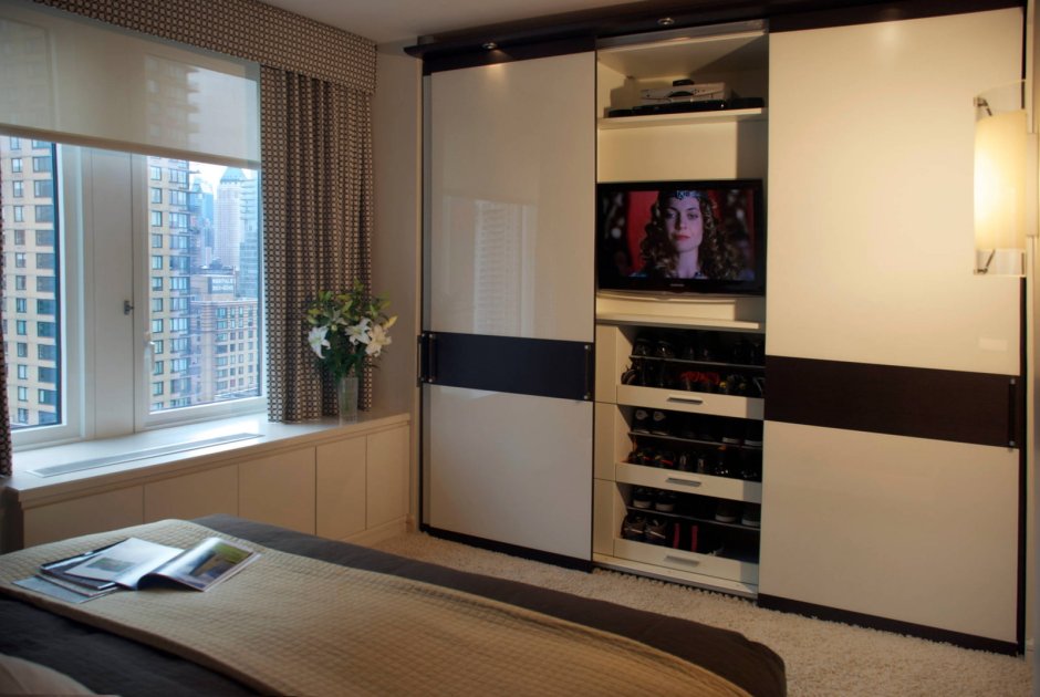 Шкаф купе в гостиной