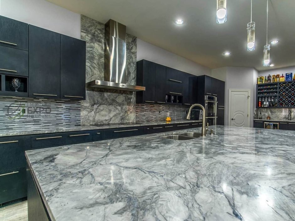 Белая кухня гостиная