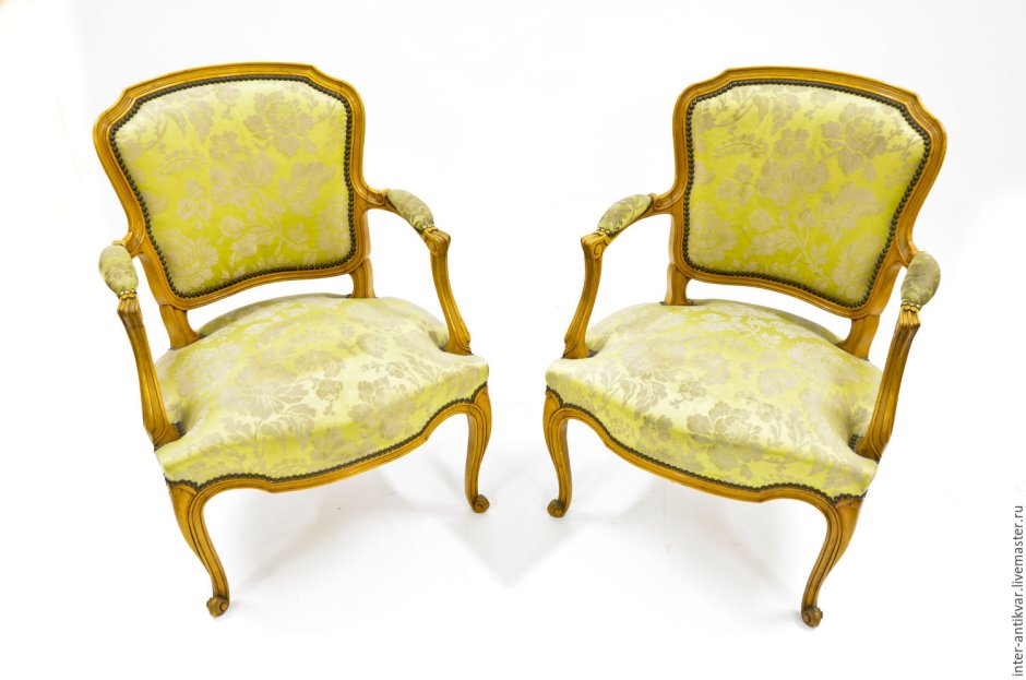 Антикварное кресло рококо