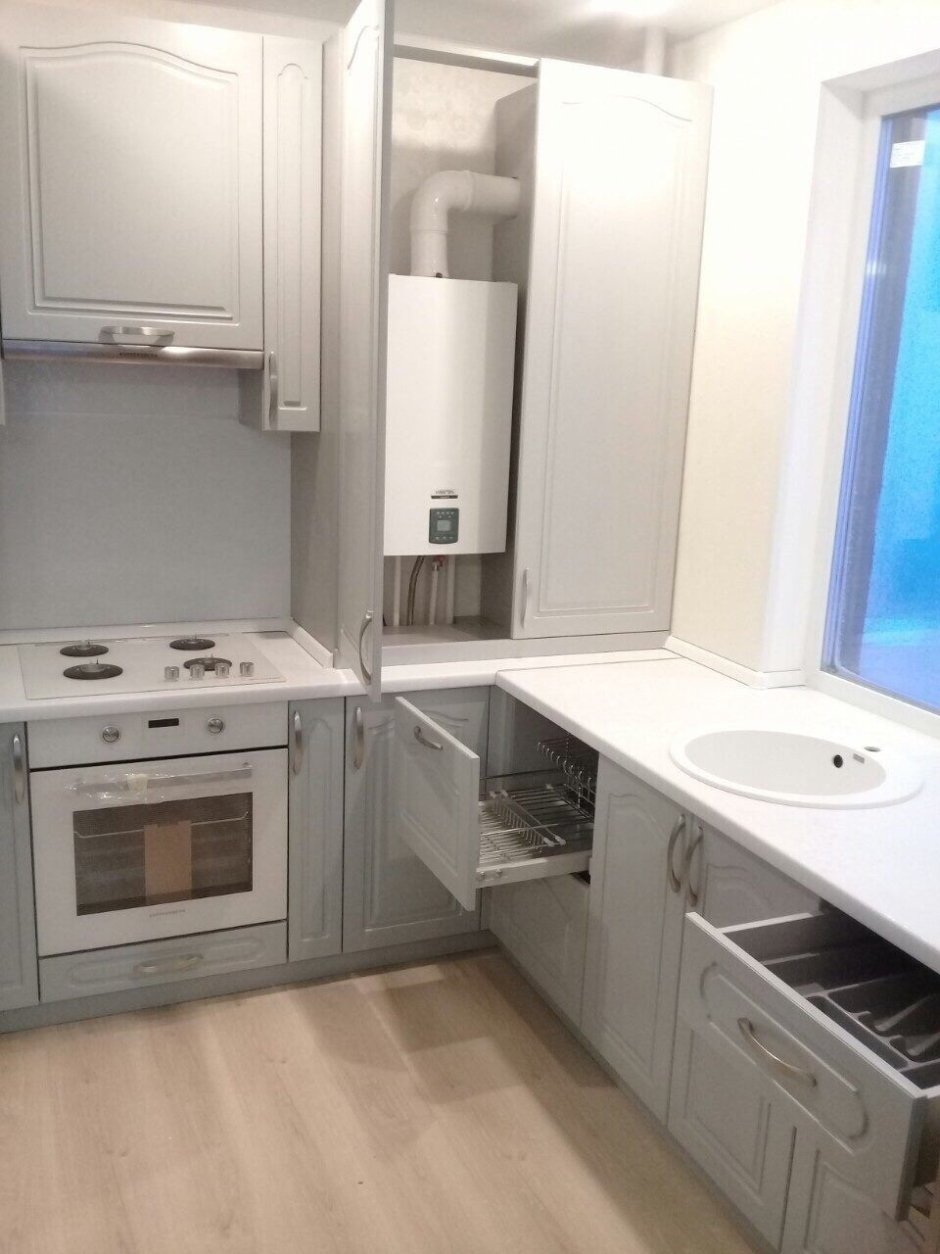 Интерьер кухни 5м.кв с газовой колонкой155на2м