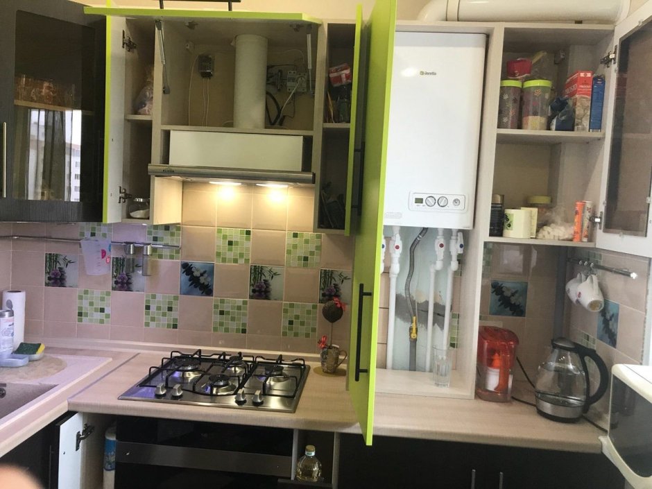 Кухня в хрущевке с колонкой