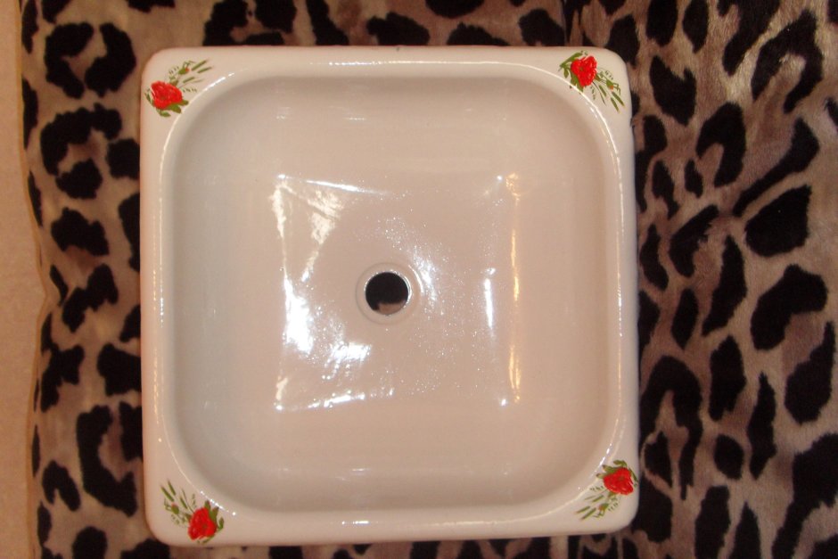 Мойка эмалированная маленькая белая 300х300