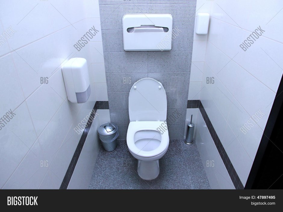 Современный общественный туалет