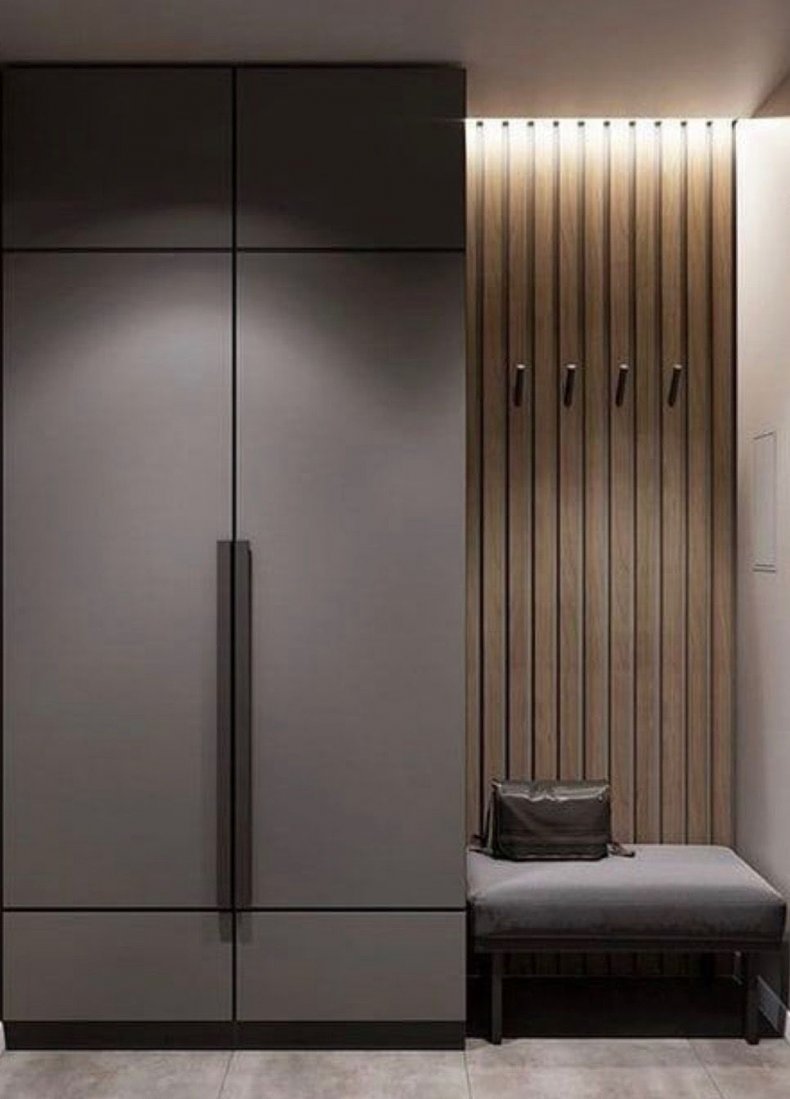 Шкаф с распашными дверями