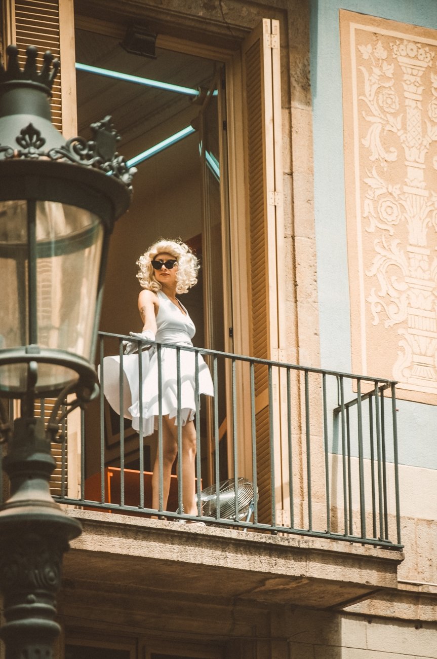 Девушка с баллоном