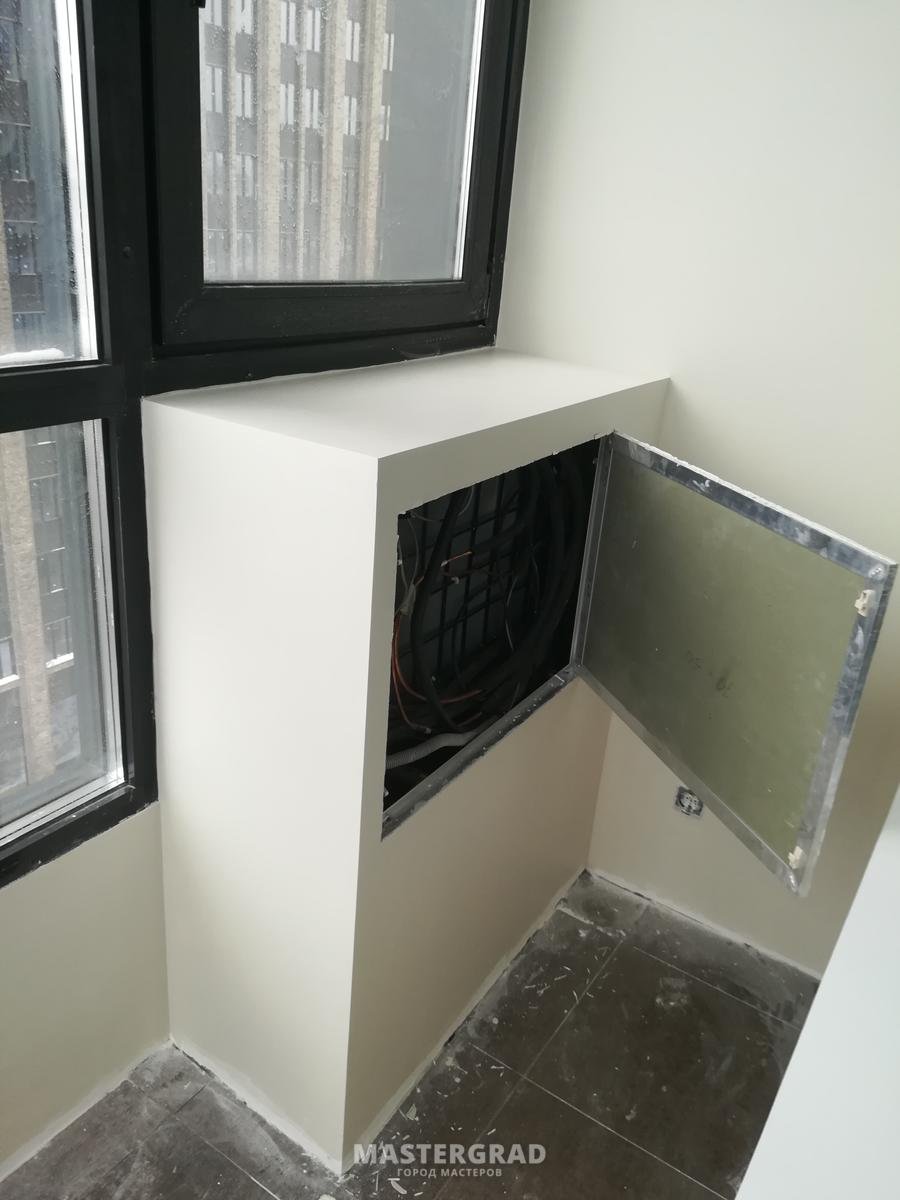 Вентиляционная решетка на балконе сбоку