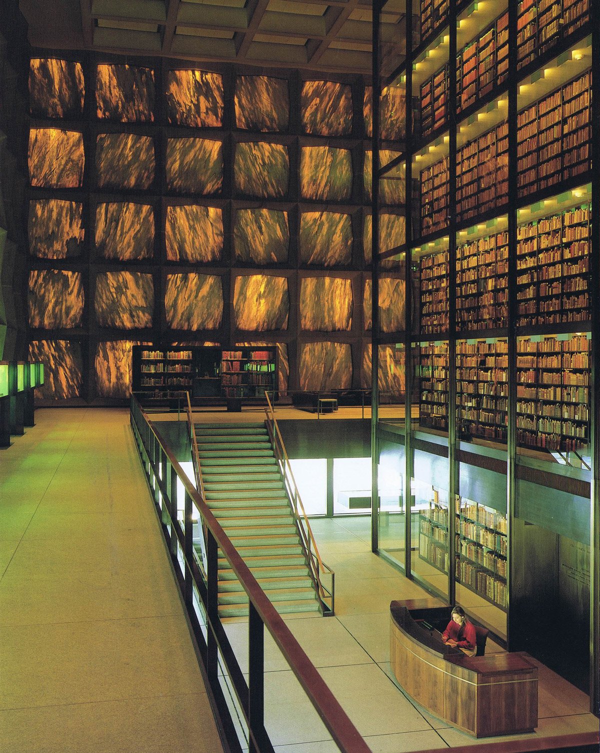 Какая библиотека лучше. Библиотека Бейнеке. Бейнеке Йельского университета. Библиотека редких книг и рукописей Бейнеке. Библиотека в Бейнеке Китай.