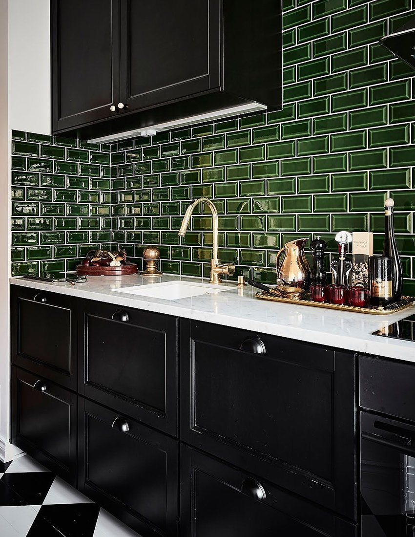 Зеленая плитка на фартук