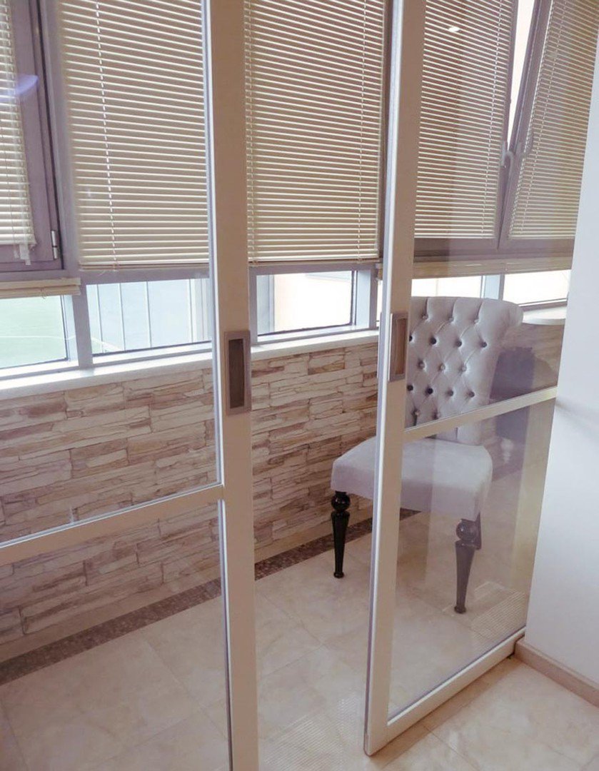 Офисные двери пластиковые