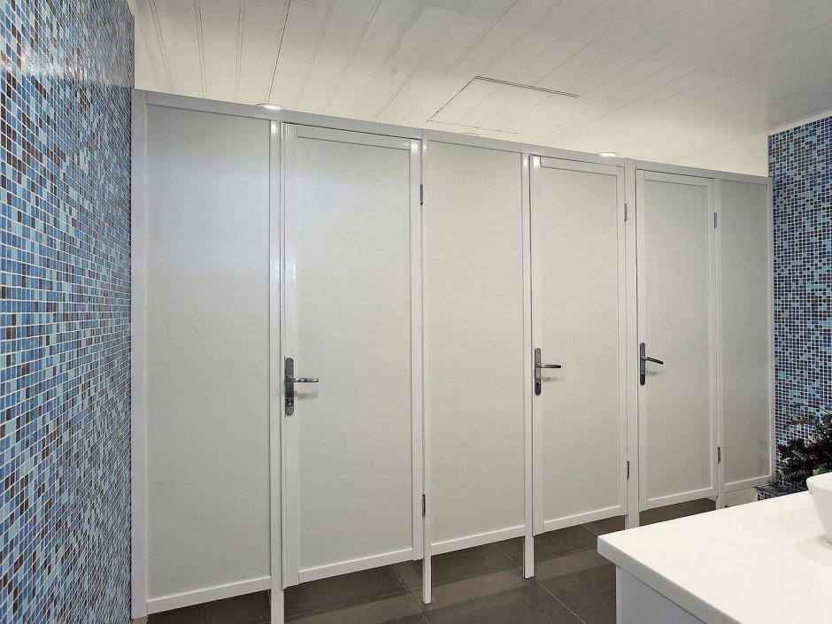 Перегородки в санузлах пластиковые