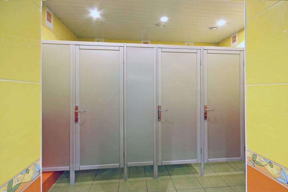 Перегородки в санузлах пластиковые