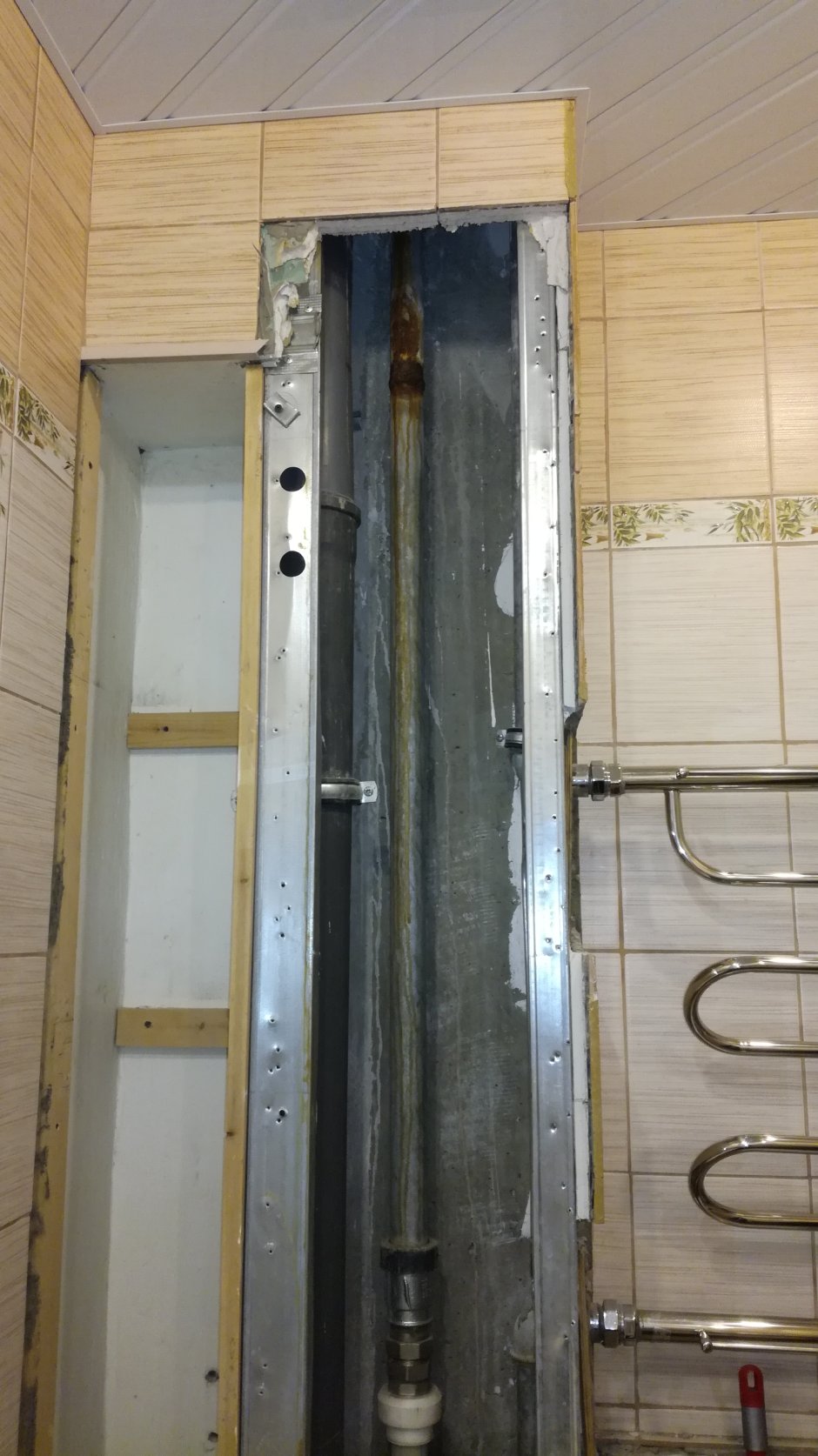 Сантехнический короб