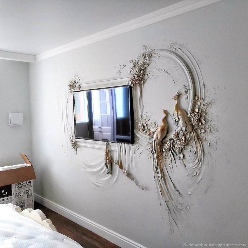 Барельеф на потолке