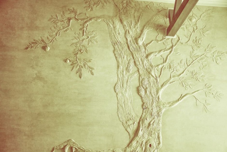 Цветной потолок в интерьере