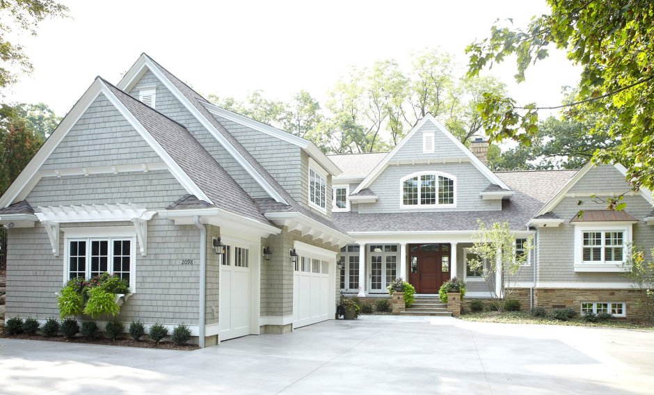 Светлые фасады домов