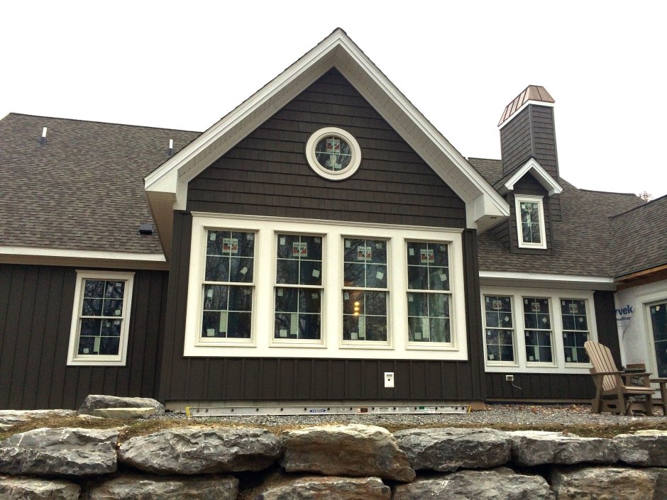 Дом графитового цвета