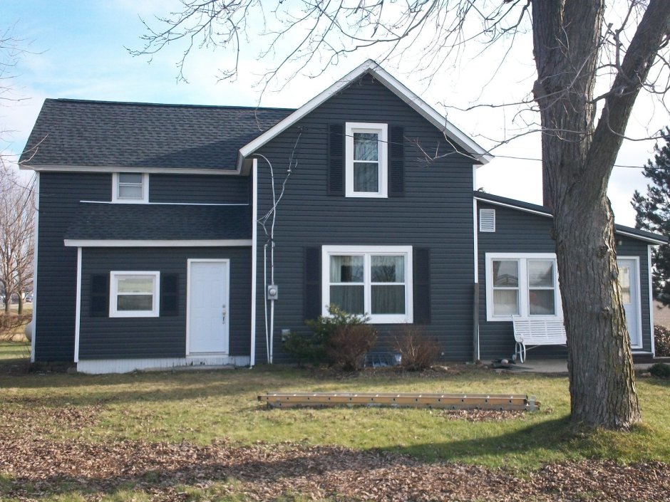 Серый фасад