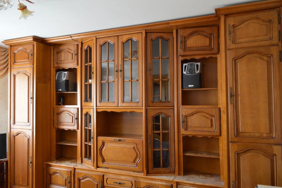 Мебельные стенки из массива дерева