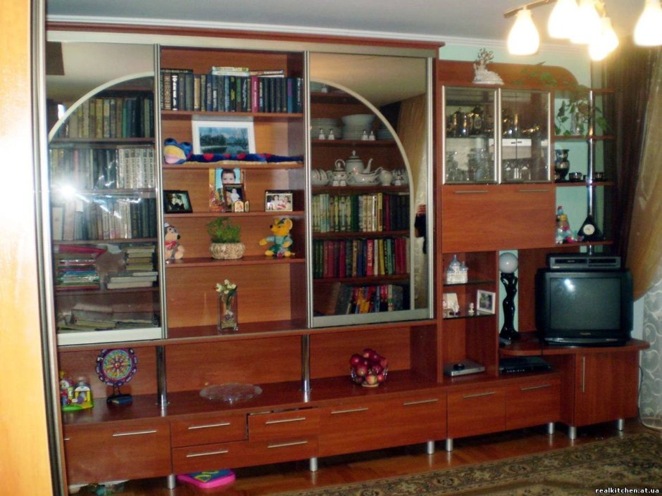 Румынская стенка антик