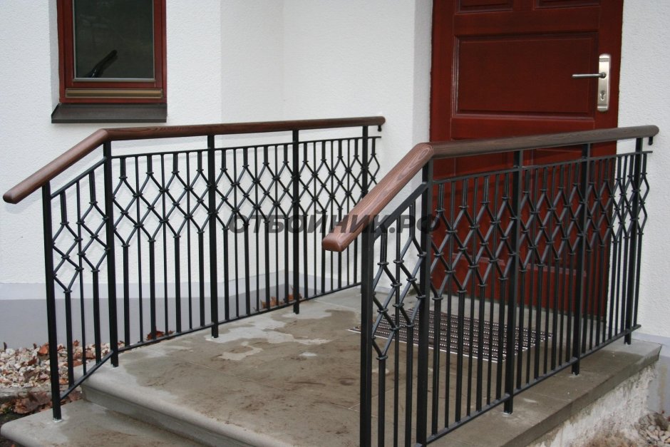 Перила для лестницы из металла