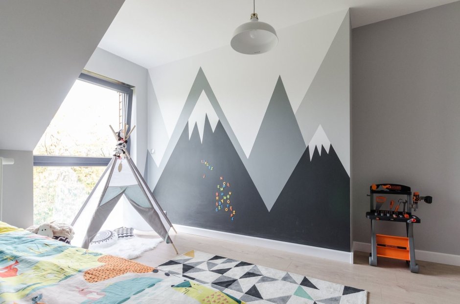 Горы на стене в детской своими руками