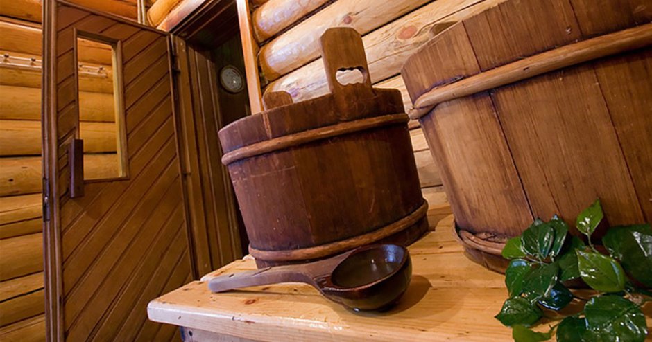 Деревенская баня на дровах