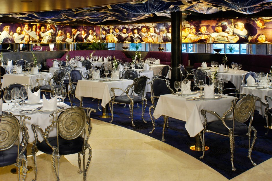 Ресторан на лайнере