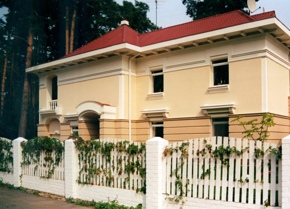 Двухцветные фасады домов