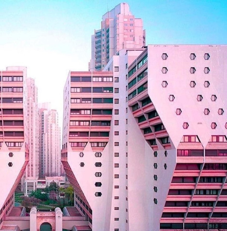 Розовое здание