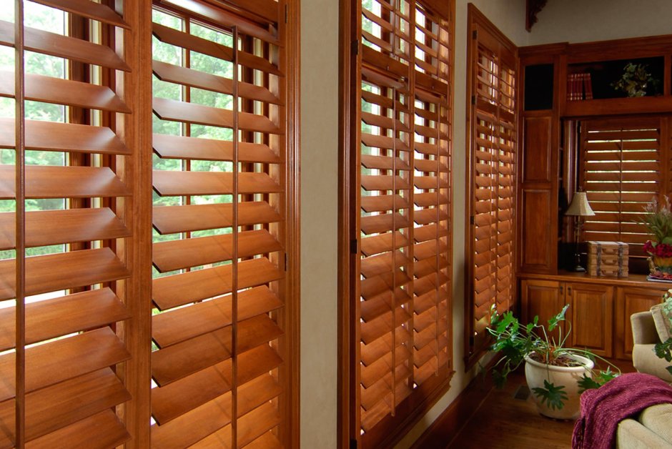 Жалюзи деревянные внутри проема