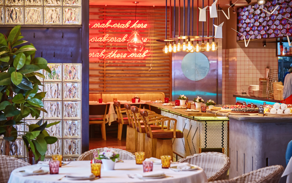 Магадан ресторан красный октябрь веранда