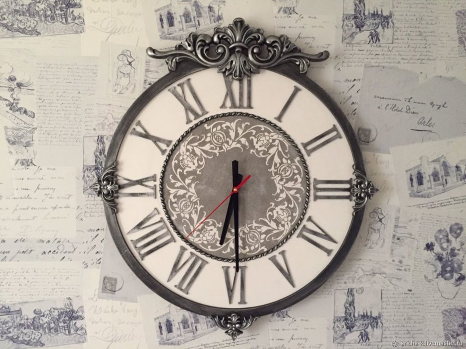 Часы в классическом стиле
