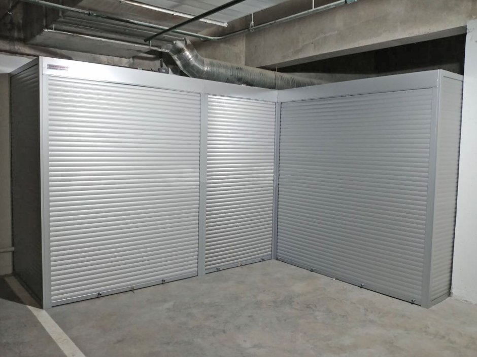 Стеллаж с роллетными дверями