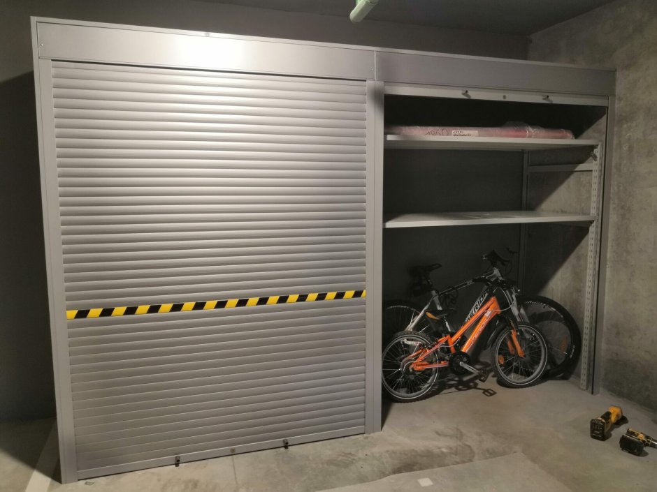 Роллетный шкаф в паркинг