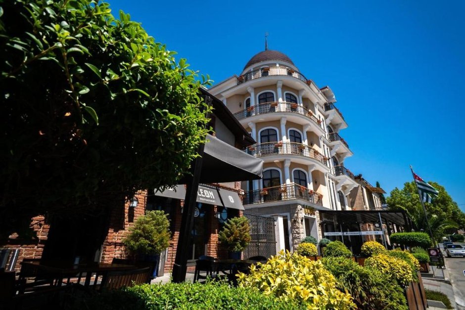 Ресторан Leon Сухум Абхазия