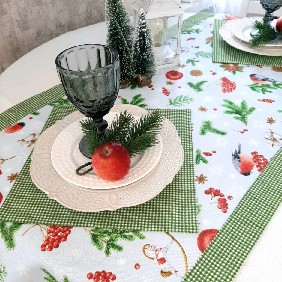 Дорожка на стол Новогодняя