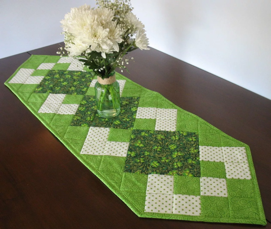 Дорожка на стол пэчворк