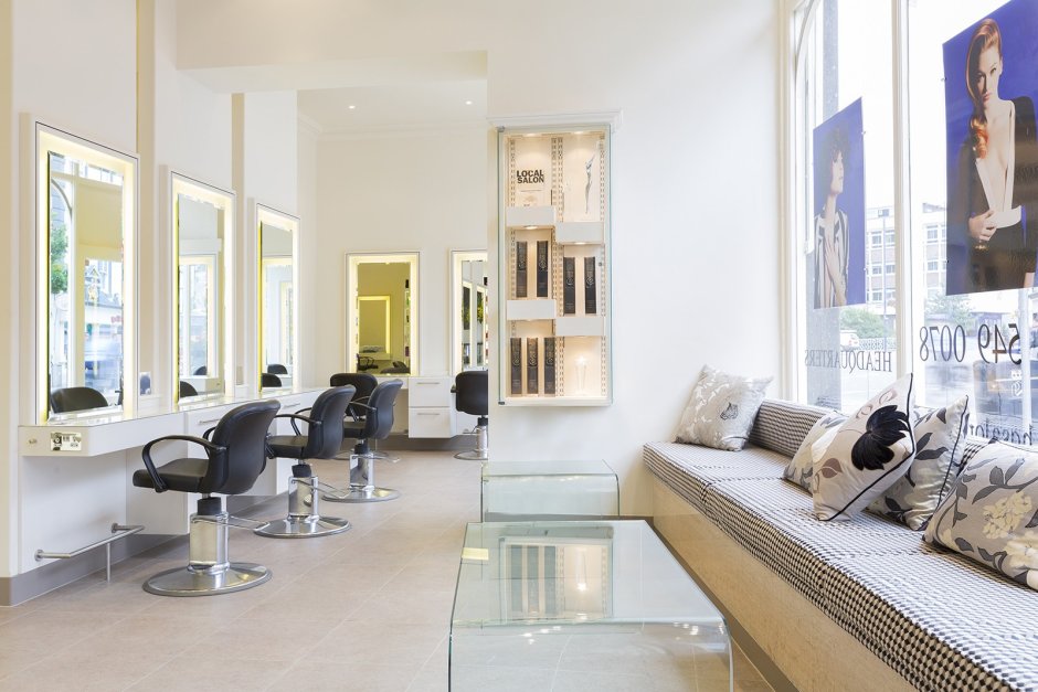 Красивый интерьер салона красоты