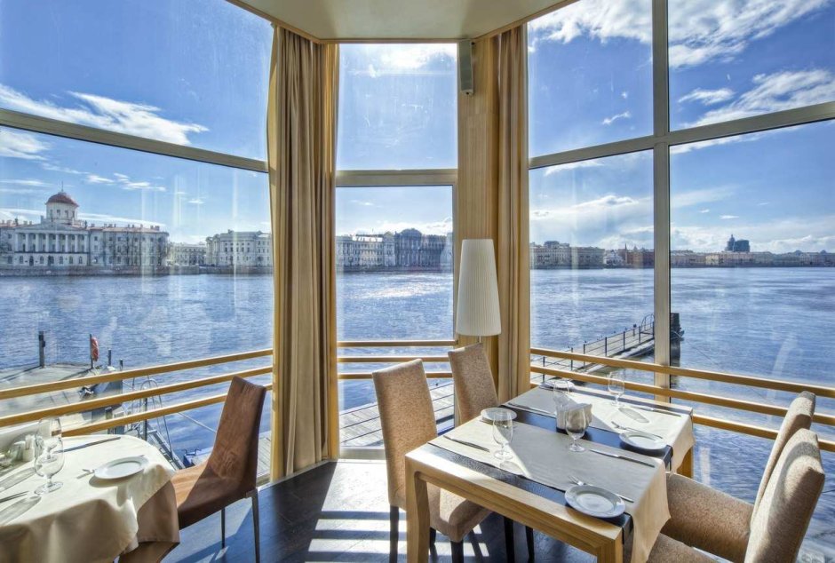 Казанский собор и Зингер в Санкт-Петербурге