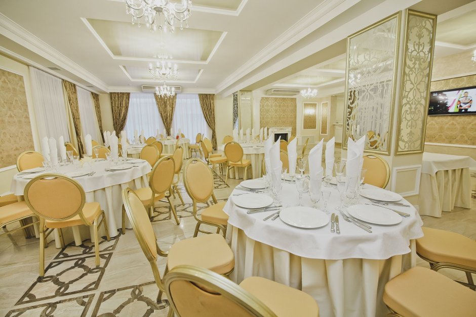 Ресторан на первом этаже