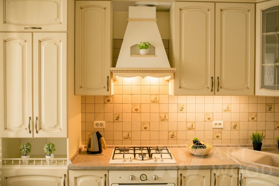 Вытяжка для кухни классика купольная